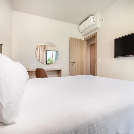 Smaragdi Hotel