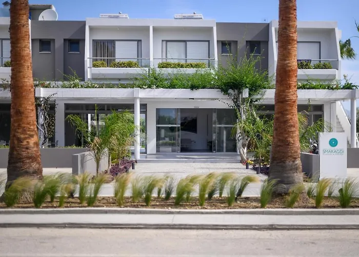 Smaragdi Apartament *